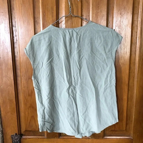 RW&CO. Sleeveless Button Up - Picture 8 of 11